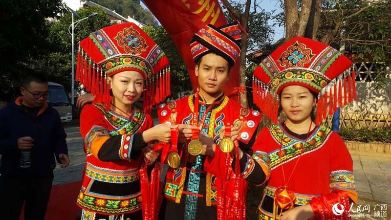 Diário do Povo Online organiza caminhada em comemora??o do seu 20o aniversário em Guangxi