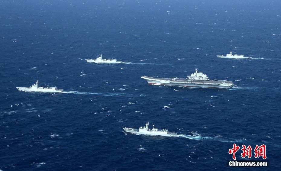 Porta-avi?es Liaoning realiza exercício no Mar do Sul da China
