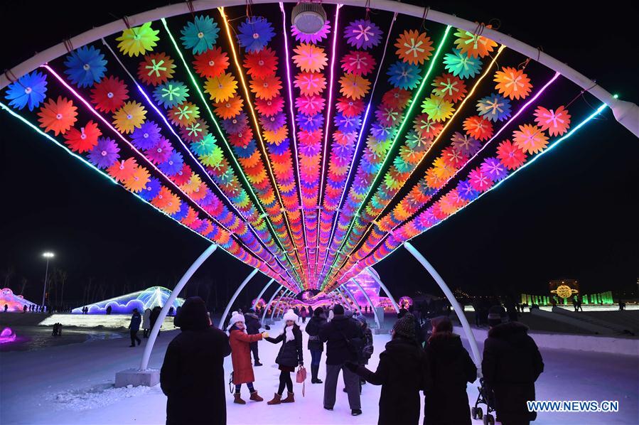 Mundo de Gelo e Neve abre ao público em Harbin