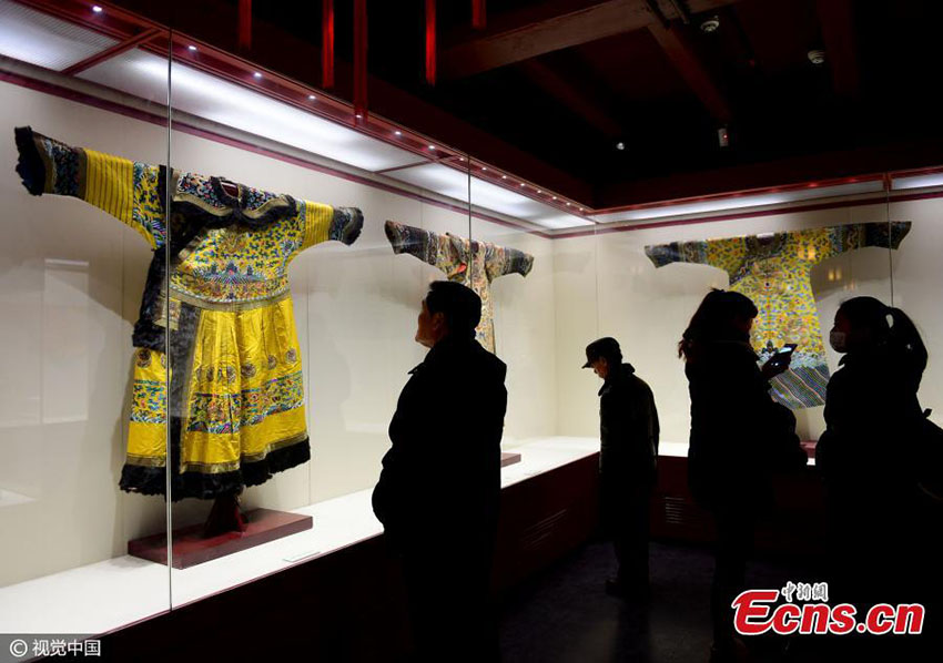 Vestes imperiais de inverno s?o exibidas no nordeste da China