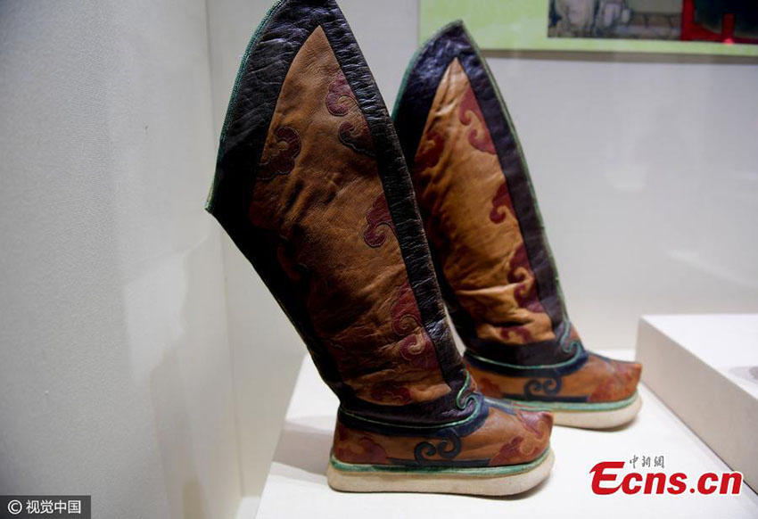 Vestes imperiais de inverno s?o exibidas no nordeste da China