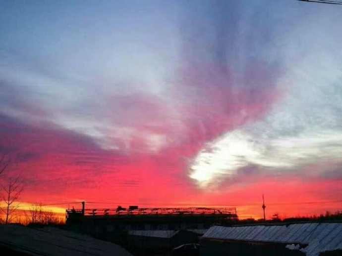 Sol volta a despontar em Beijing após período de polui??o intensa