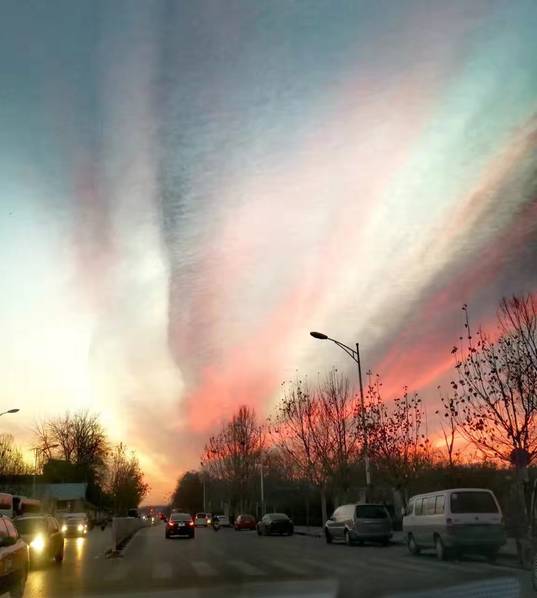 Sol volta a despontar em Beijing após período de polui??o intensa