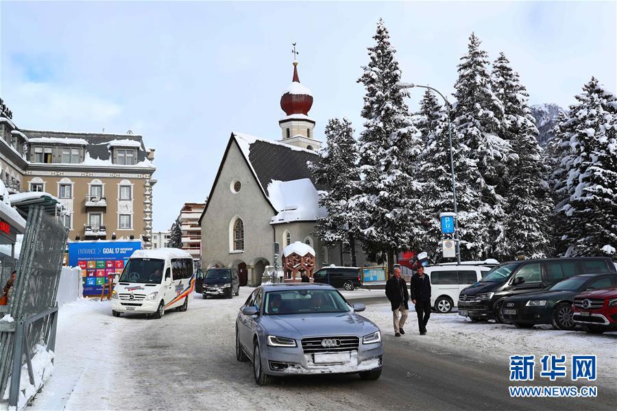 Vila de Davos coberta de neve