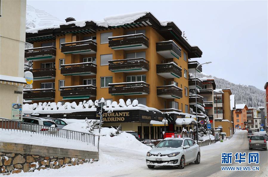 Vila de Davos coberta de neve