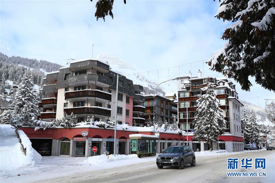 Vila de Davos coberta de neve