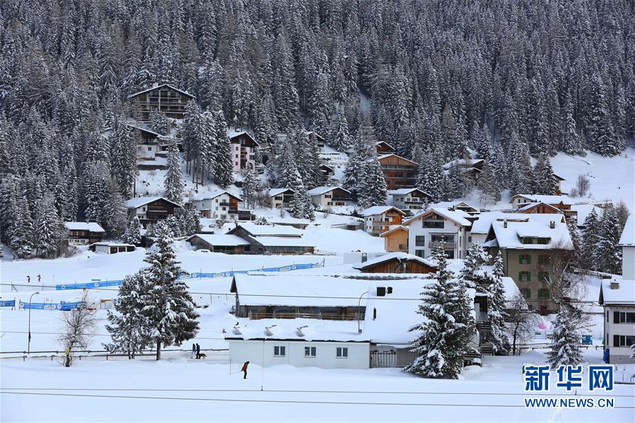 Vila de Davos coberta de neve