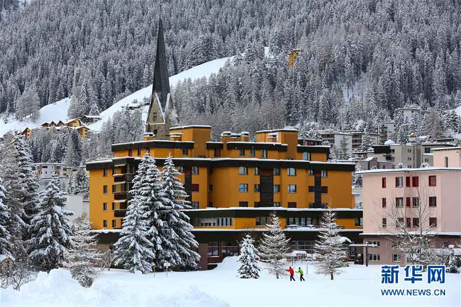 Vila de Davos coberta de neve