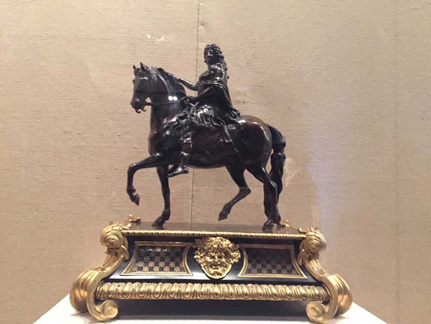 Tesouros artísticos do Louvre s?o exibidos em Beijing