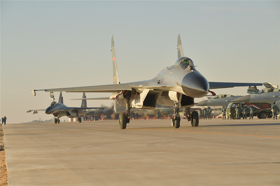 Em imagens: For?a Aérea conduz exercícios militares “Espada Vermelha-2016”