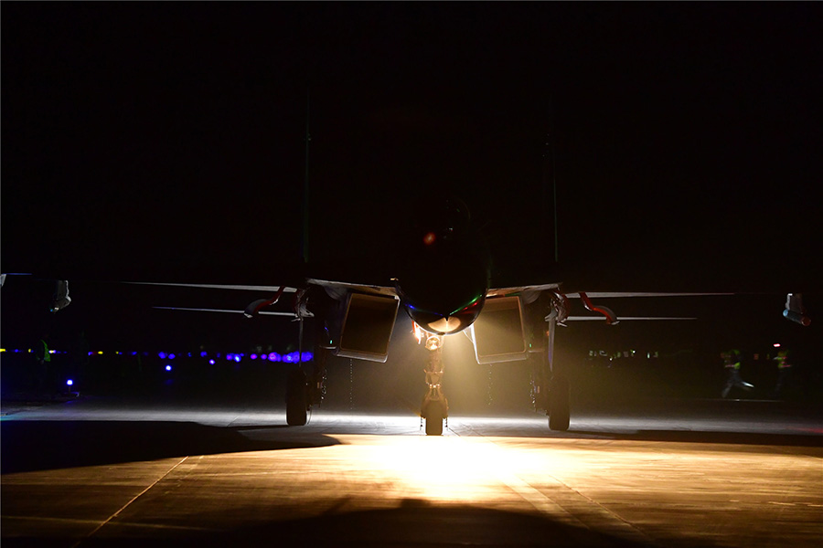 Em imagens: For?a Aérea conduz exercícios militares “Espada Vermelha-2016”