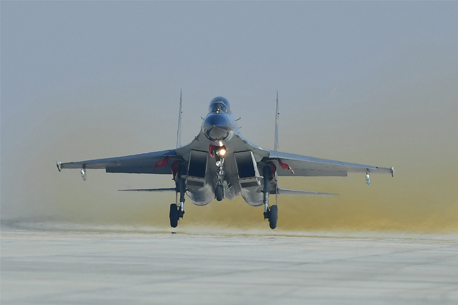 Em imagens: For?a Aérea conduz exercícios militares “Espada Vermelha-2016”