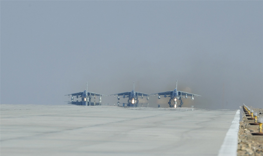 Em imagens: For?a Aérea conduz exercícios militares “Espada Vermelha-2016”