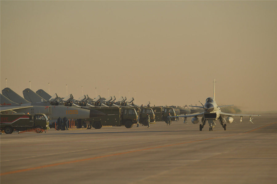 Em imagens: For?a Aérea conduz exercícios militares “Espada Vermelha-2016”