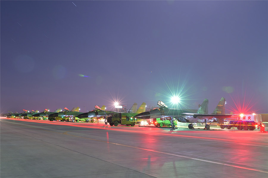 Em imagens: For?a Aérea conduz exercícios militares “Espada Vermelha-2016”