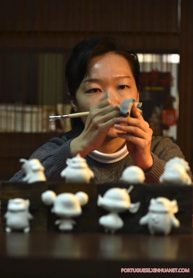 Emojis com temas do Festival da Primavera s?o desenhados para galeria de emojis do wechat