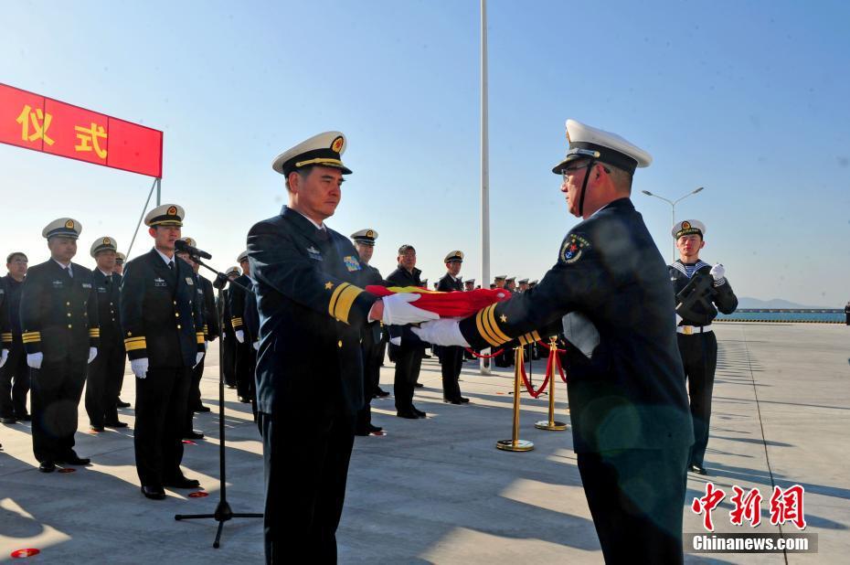 Novo modelo de contratorpedeiro “Xining” entra em opera??o