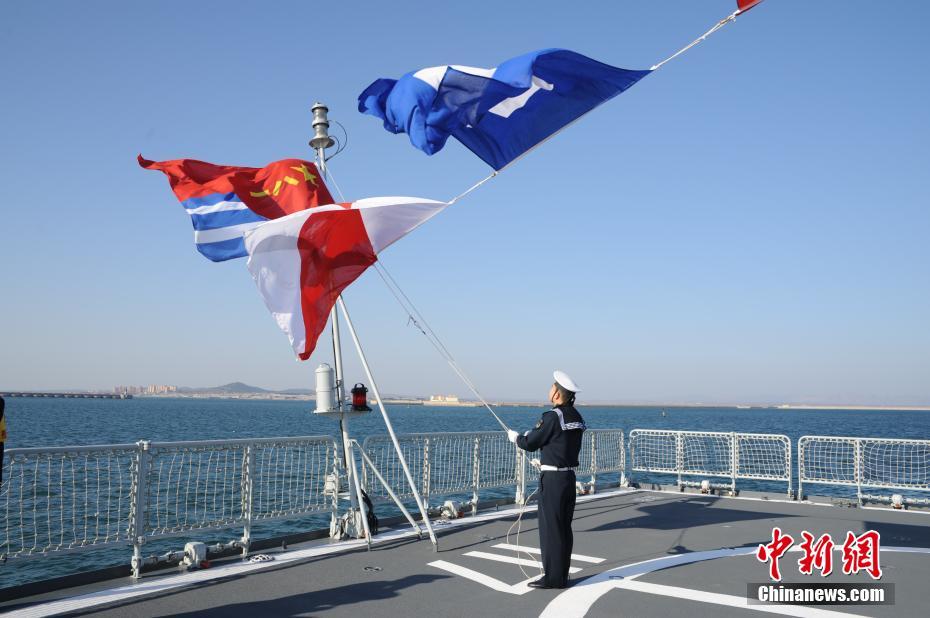 Novo modelo de contratorpedeiro “Xining” entra em opera??o