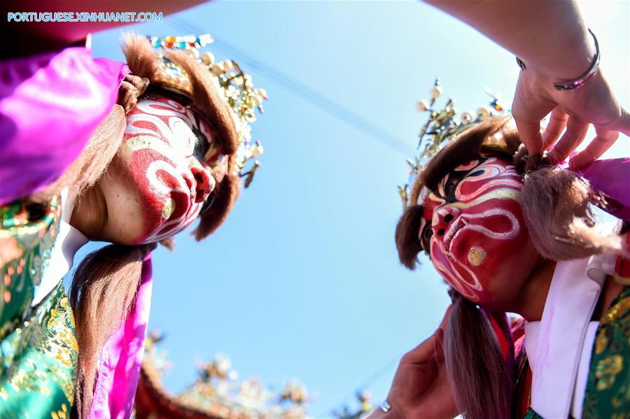 Apresenta??o de arte popular é realizada em comemora??o ao Festival da Primavera em Taiwan