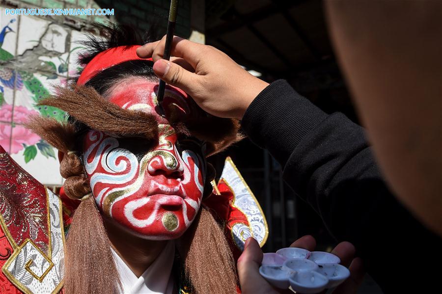 Apresenta??o de arte popular é realizada em comemora??o ao Festival da Primavera em Taiwan
