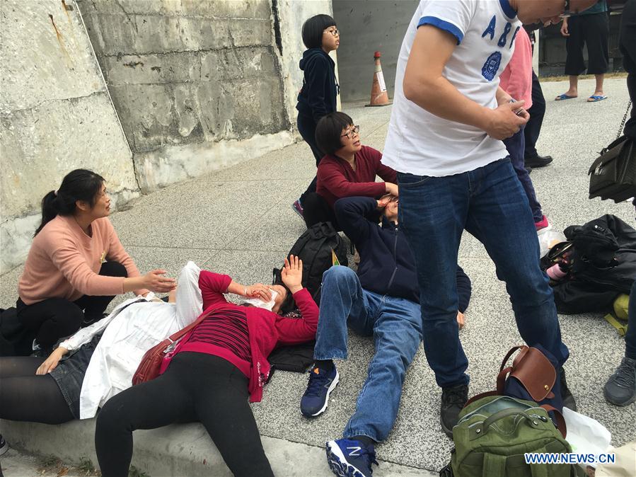 Acidente de ?nibus em Taiwan deixa 21 feridos