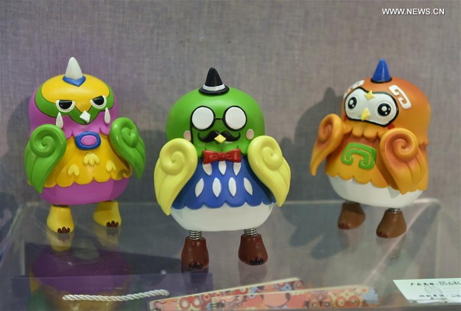 Exposi??o temática dedicada ao ano do galo inaugurada em Shanxi