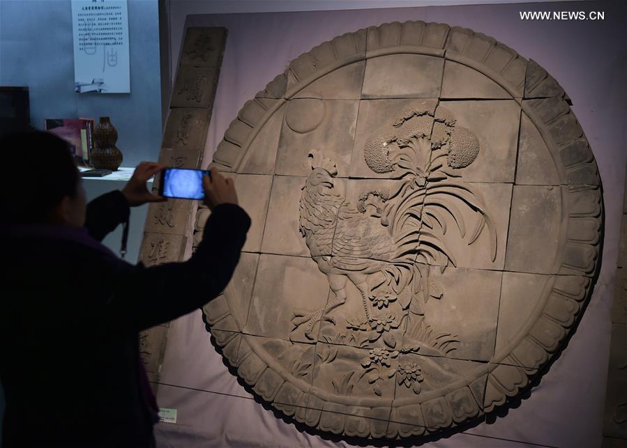 Exposi??o temática dedicada ao ano do galo inaugurada em Shanxi