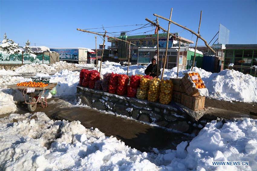 Neve e tempo frio deixam mais de 100 mortos no Afeganist?o