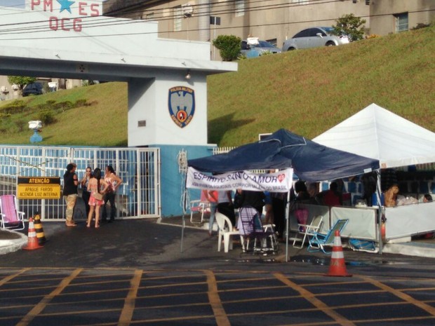 Brasil: Exército n?o evita paralisa??o de Grande Vitória por familiares da Polícia Militar em greve