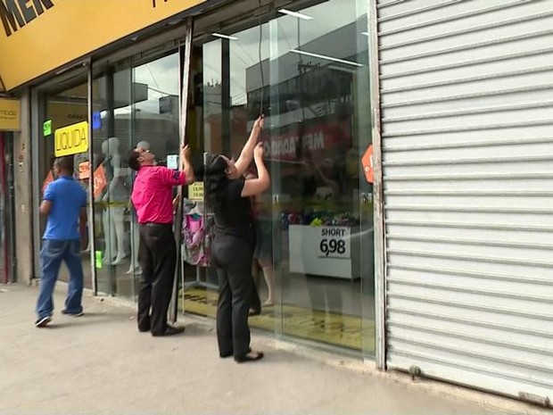 Brasil: Exército n?o evita paralisa??o de Grande Vitória por familiares da Polícia Militar em greve