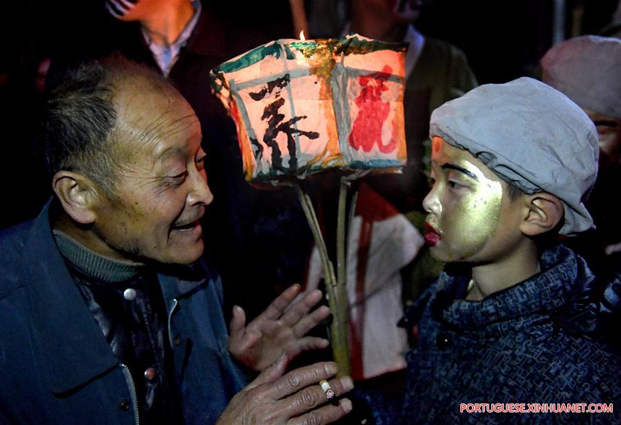 Celebra??es do Festival das Lanternas s?o realizadas em Anhui no leste da China