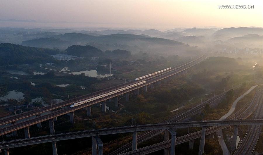 China construirá mais de 2.000 km de linhas ferroviárias de alta velocidade em Guangxi