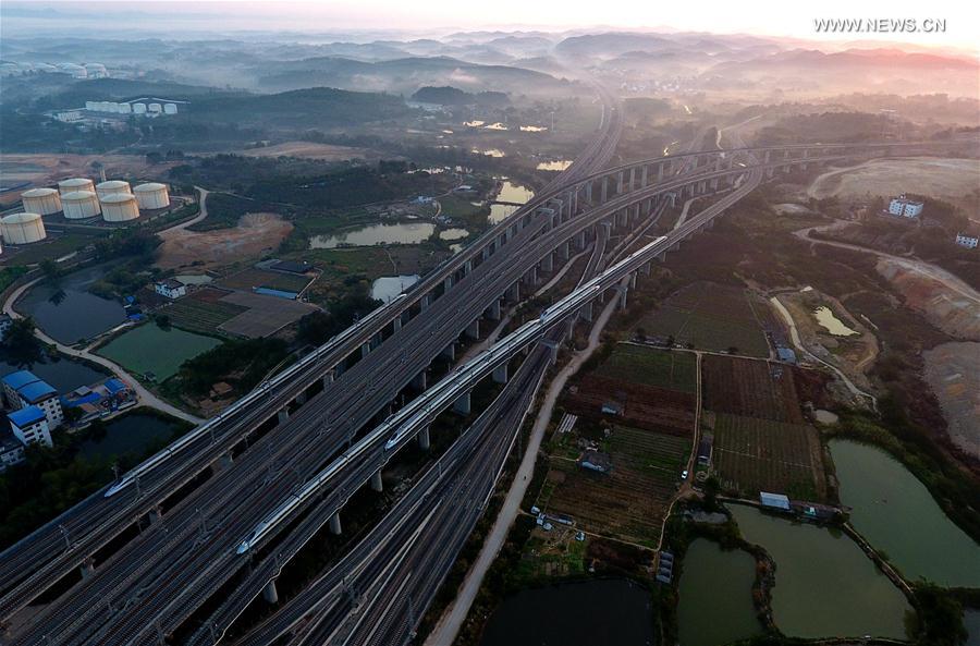 China construirá mais de 2.000 km de linhas ferroviárias de alta velocidade em Guangxi