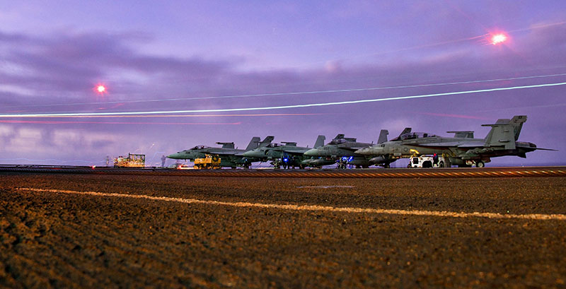 Grupo de porta-avi?es dos EUA entra no Mar do Sul da China