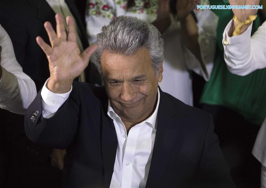 Equatorianos v?o às urnas para eleger novo presidente