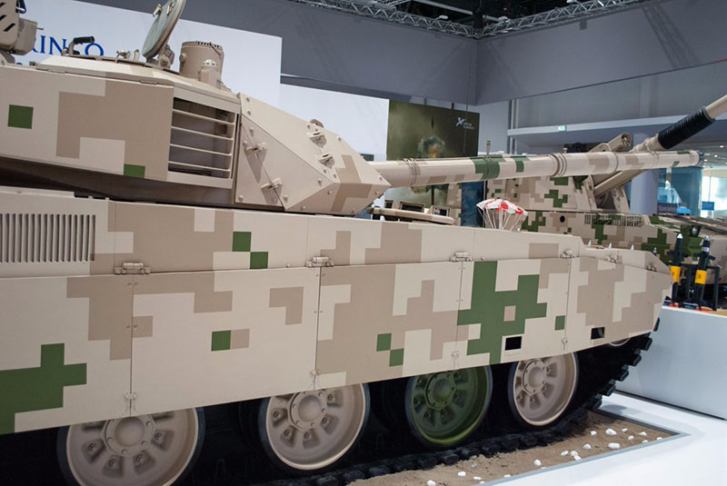 Empresas militares chinesas destacadas na exibi??o de defesa em Abu Dhabi