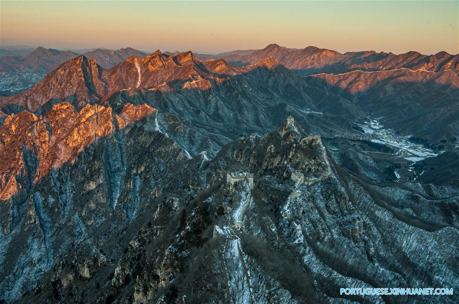 Cenário nevado da se??o Jiankou da Grande Muralha em Beijing