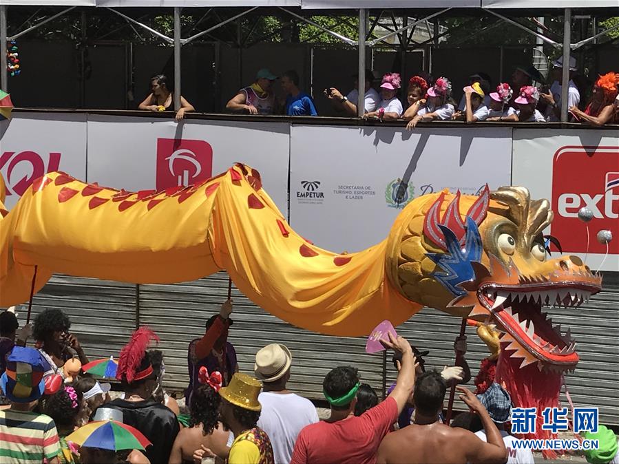 Elementos chineses do Ano do Galo em destaque no carnaval do Recife