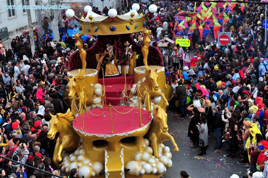 Carnaval de Torres Vedras atrai multid?o de foli?es locais e estrangeiros