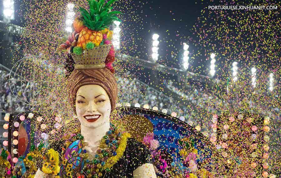 Desfiles das escolas de samba do Rio de Janeiro em imagens