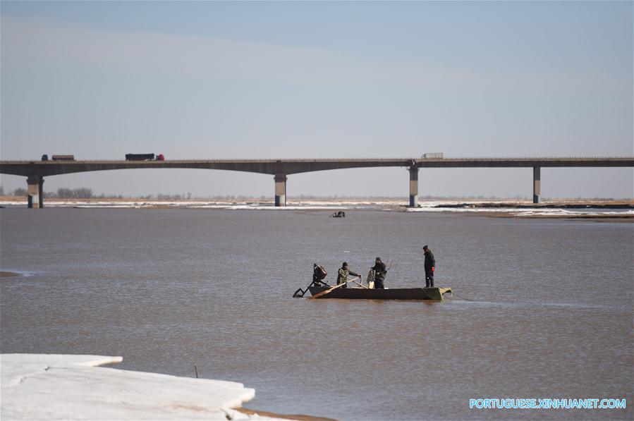 Rio Amarelo come?a a descongelar na se??o da Mongólia Interior, no norte da China
