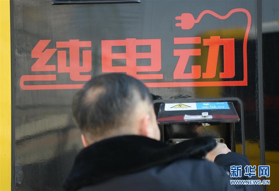 Primeira série de ?nibus elétricos circula de forma estável em Harbin