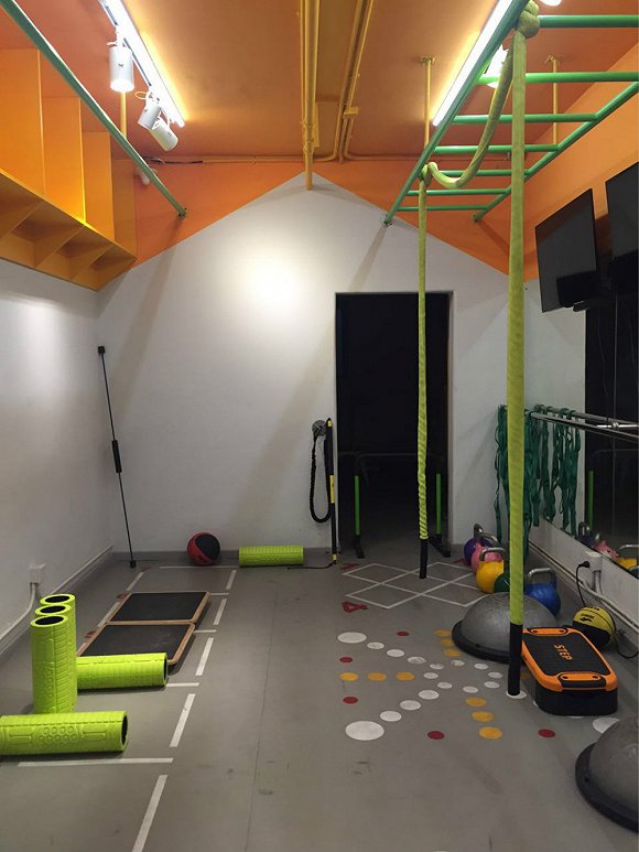 Remodela??o em espa?o subterraneo em Beijing dá origem a conceito criativo de partilha