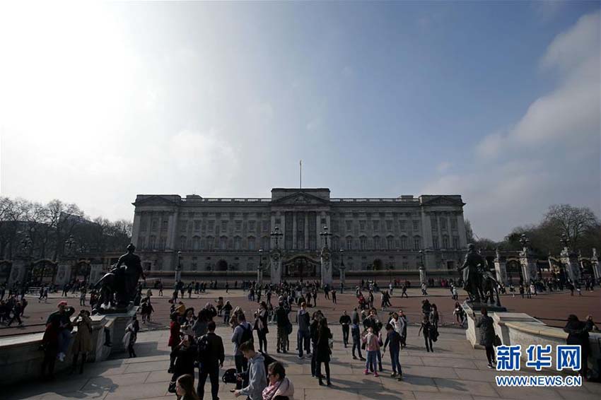 Rainha Elizabeth assina lei que autoriza ativa??o do Brexit