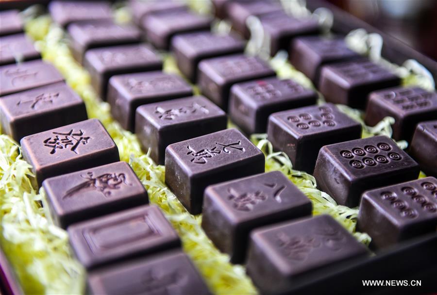 Obras de chocolate exibidas no nordeste da China