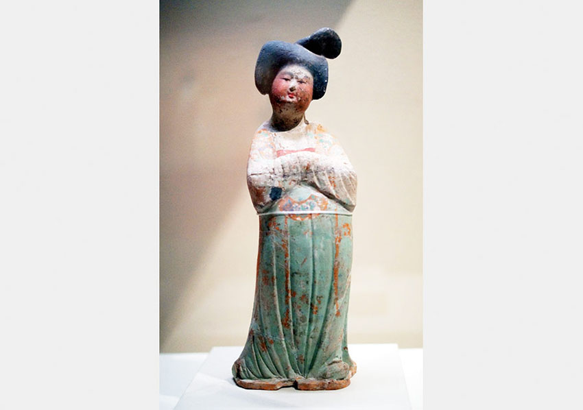 Estatuetas de ceramica revivem vida de mulheres chinesas na antiguidade