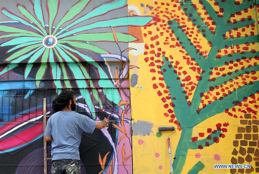 Grafite atrai turistas ao “Beco do Batman” em S?o Paulo