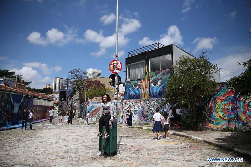 Grafite atrai turistas ao “Beco do Batman” em S?o Paulo