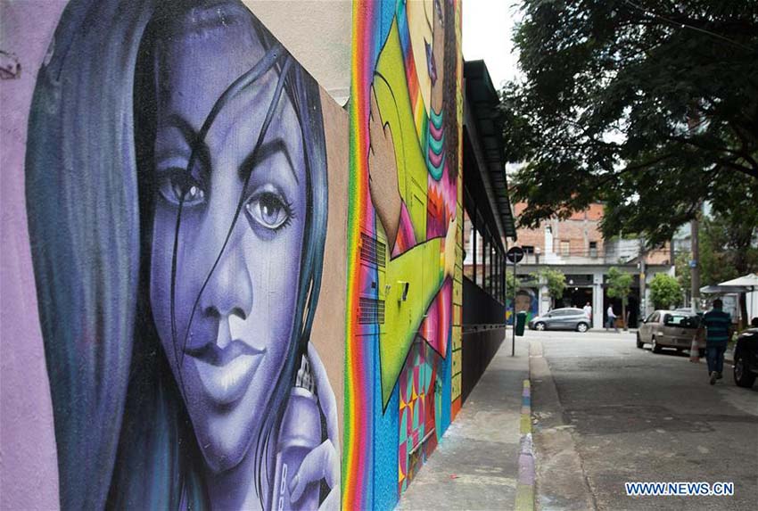 Grafite atrai turistas ao “Beco do Batman” em S?o Paulo