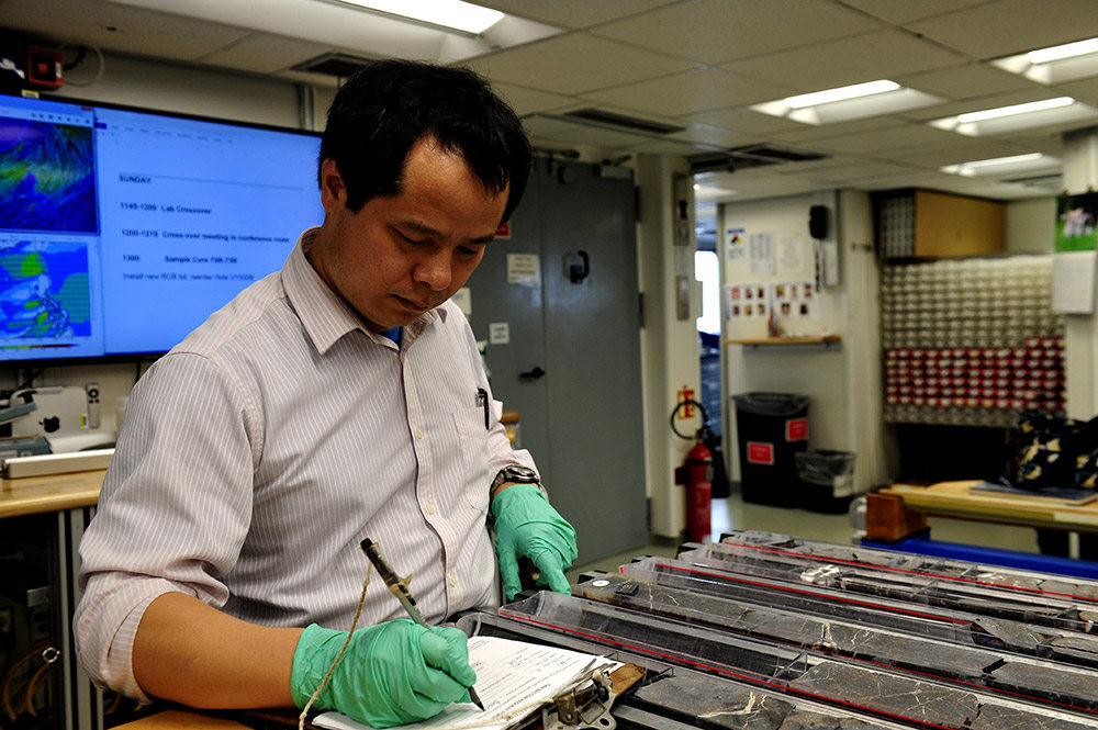 “JOIDES Resolution” regista novo progresso na expedi??o no Mar do Sul da China